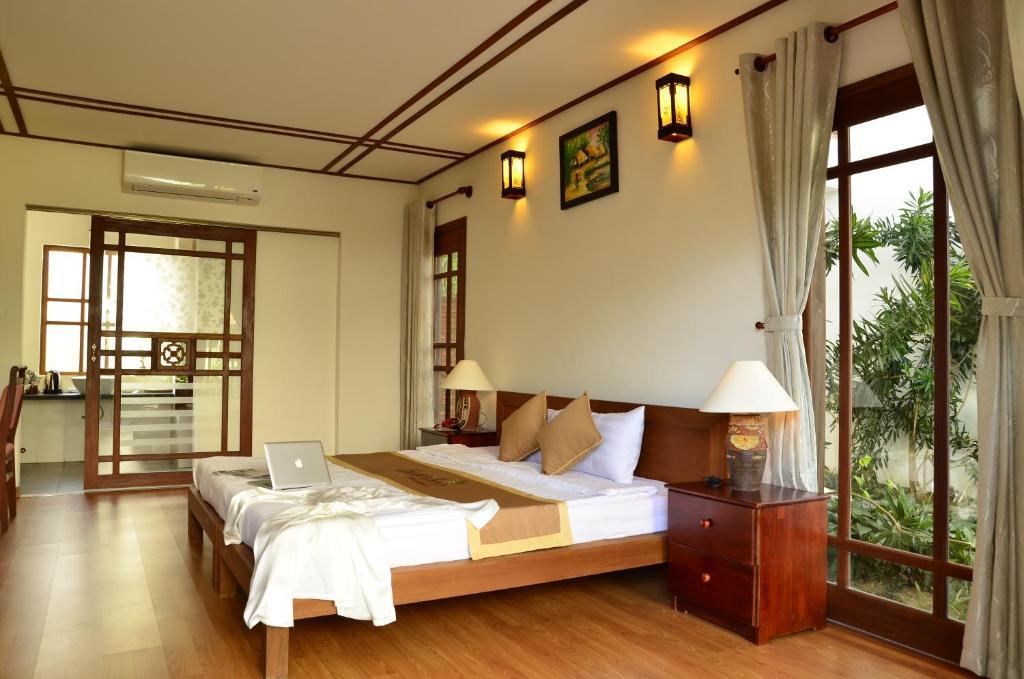 Khách sạn Riverside Bamboo 4*