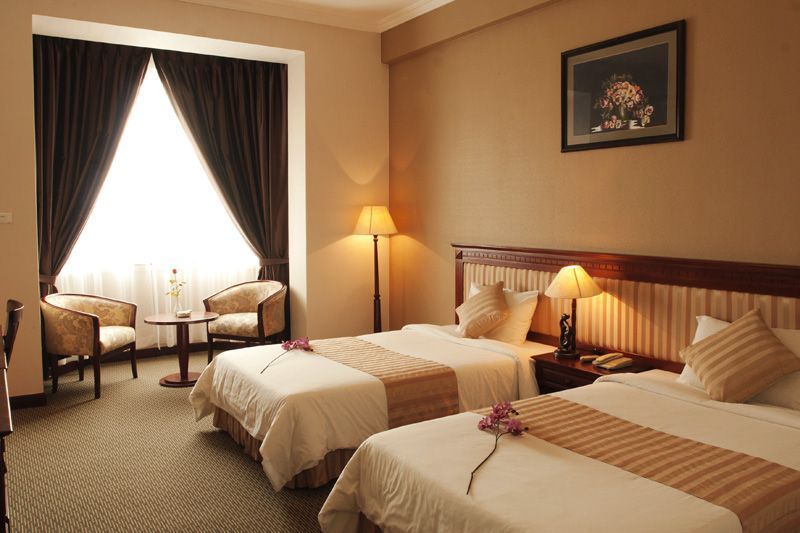 Aloha Halong Hotel 4*