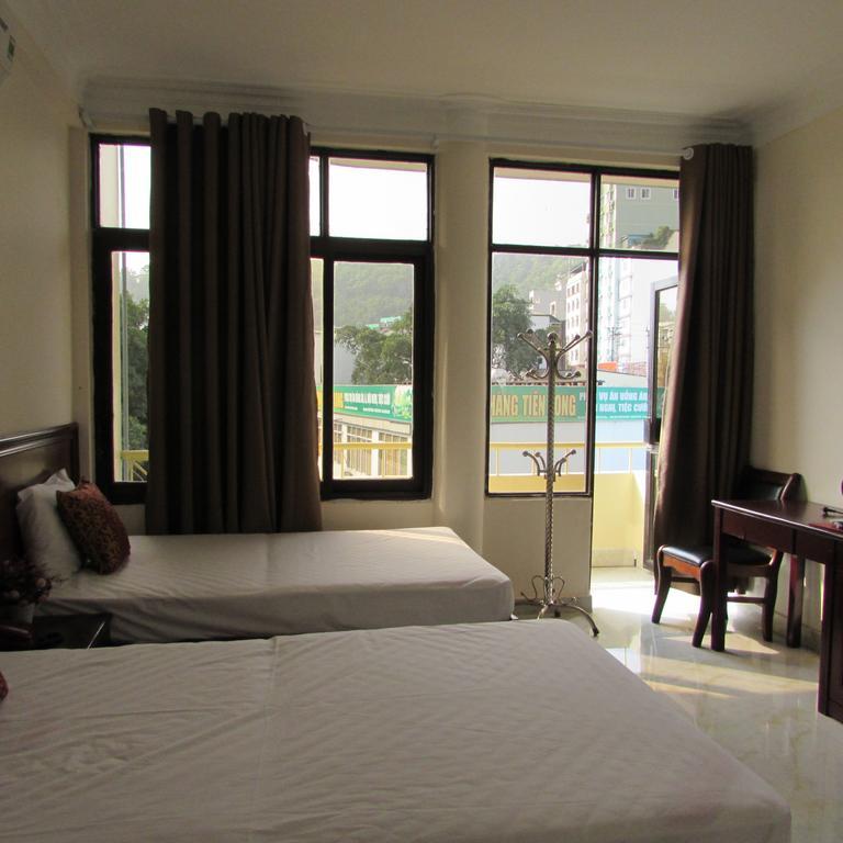 Viet Nhat Halong - Bai Chay 2*