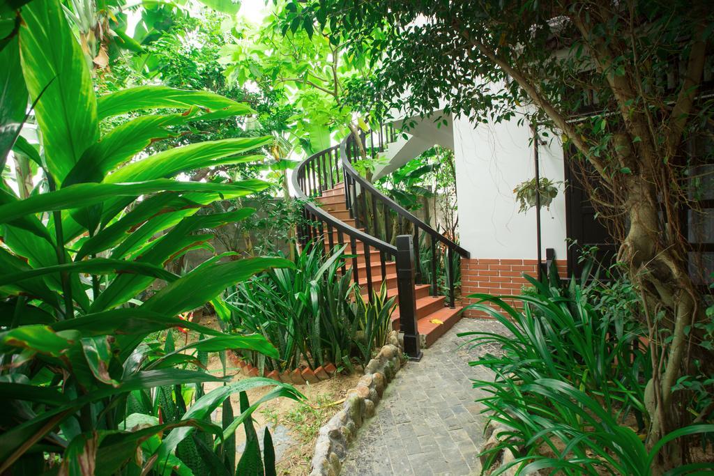 East West Biệt thự *