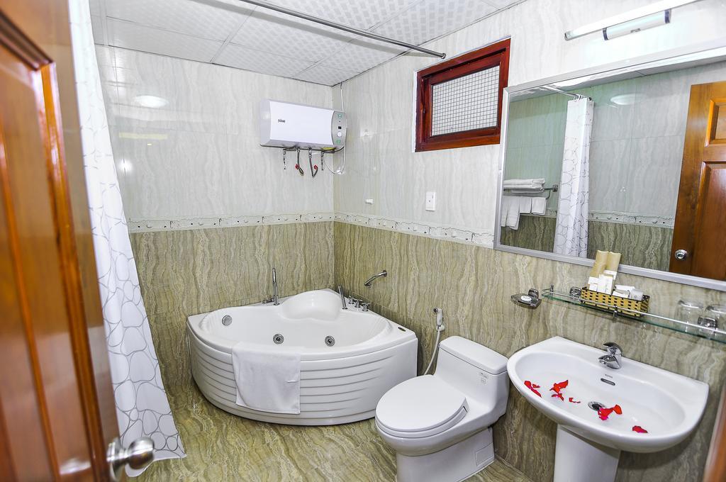 Oriental - Doi Dien Bai Bien Hotel 3*