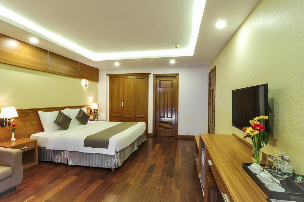 Oriental - Doi Dien Bai Bien Hotel 3*