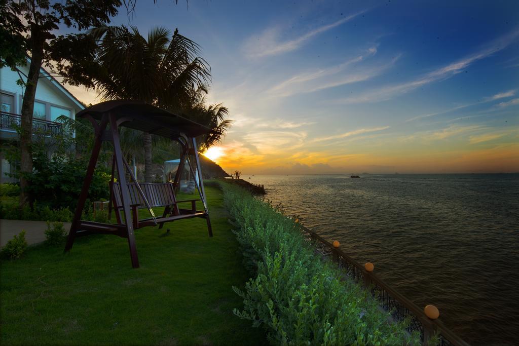 Merperle Sunset Hon Tam Island