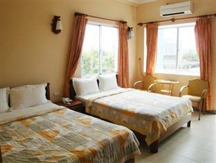 Y Linh Hotel