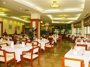 Aparthotel Sunflower International Village 3*