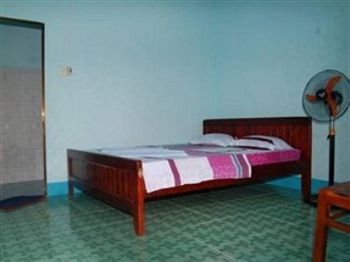 Sunny Hotel *