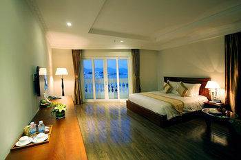 Palace Khách sạn 4*
