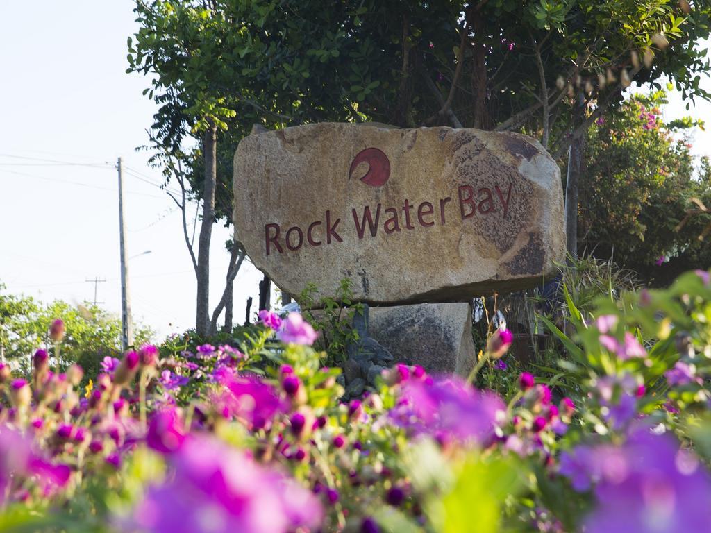 Rock Water Bay Ke Ga