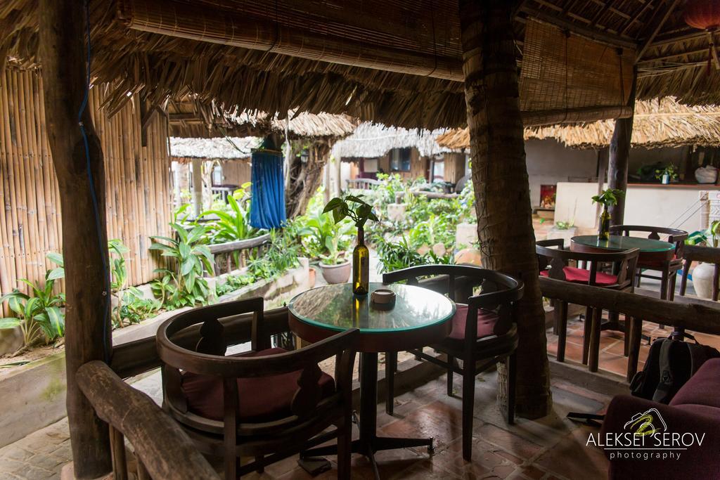 Joe's Cafe & Garden Resort