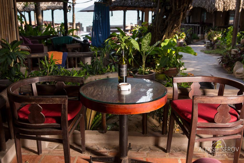 Joe's Cafe & Garden 2*