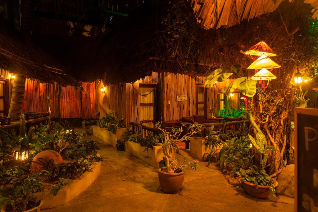 Joe's Cafe & Garden Resort