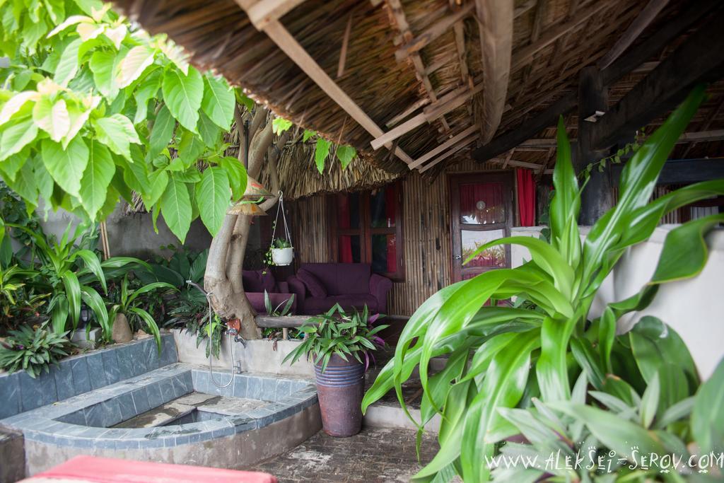 Joe's Cafe & Garden Resort
