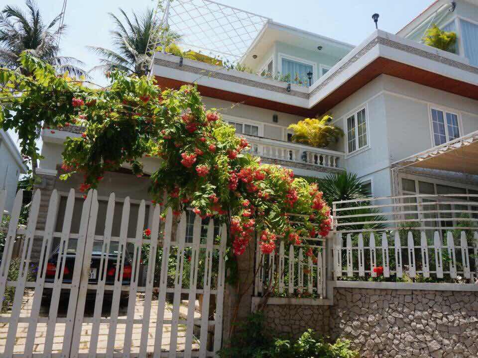 Nancy Caviar Villa