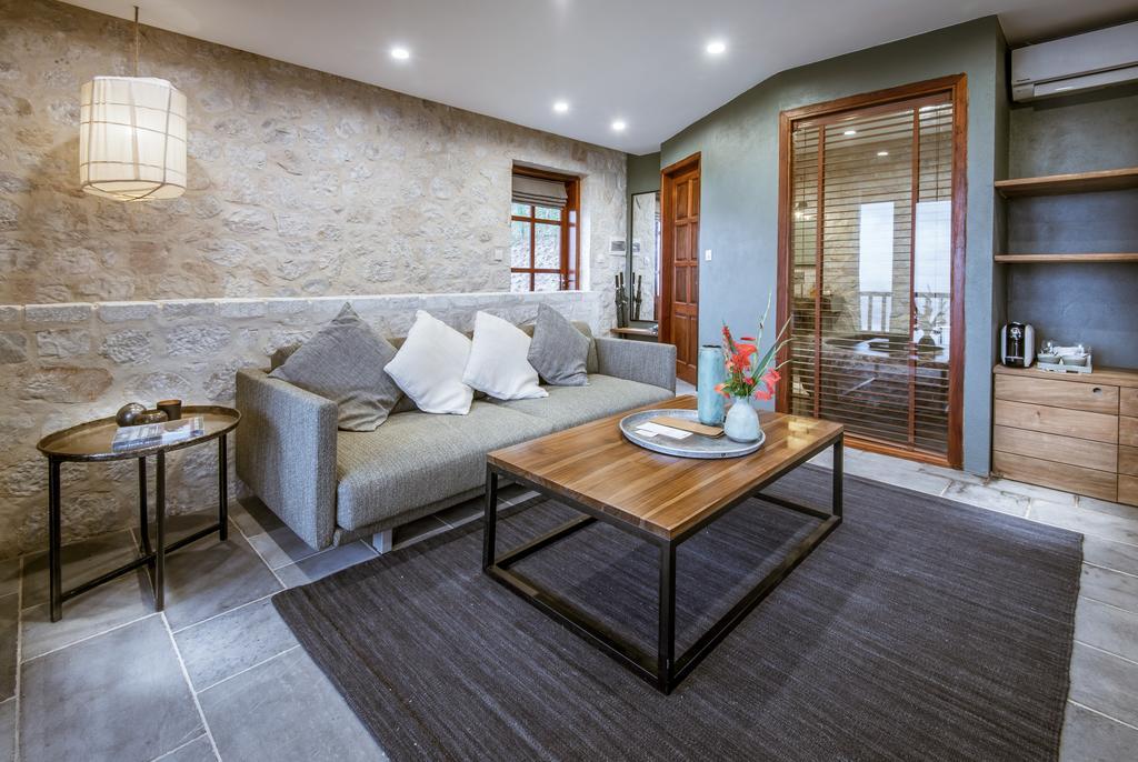 Topas Lodge *