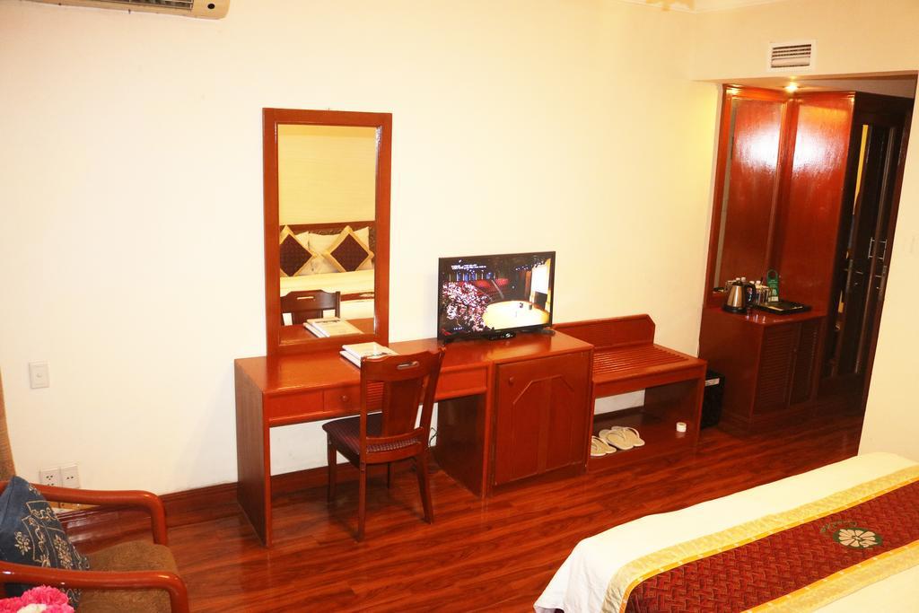Central Hotel 4*