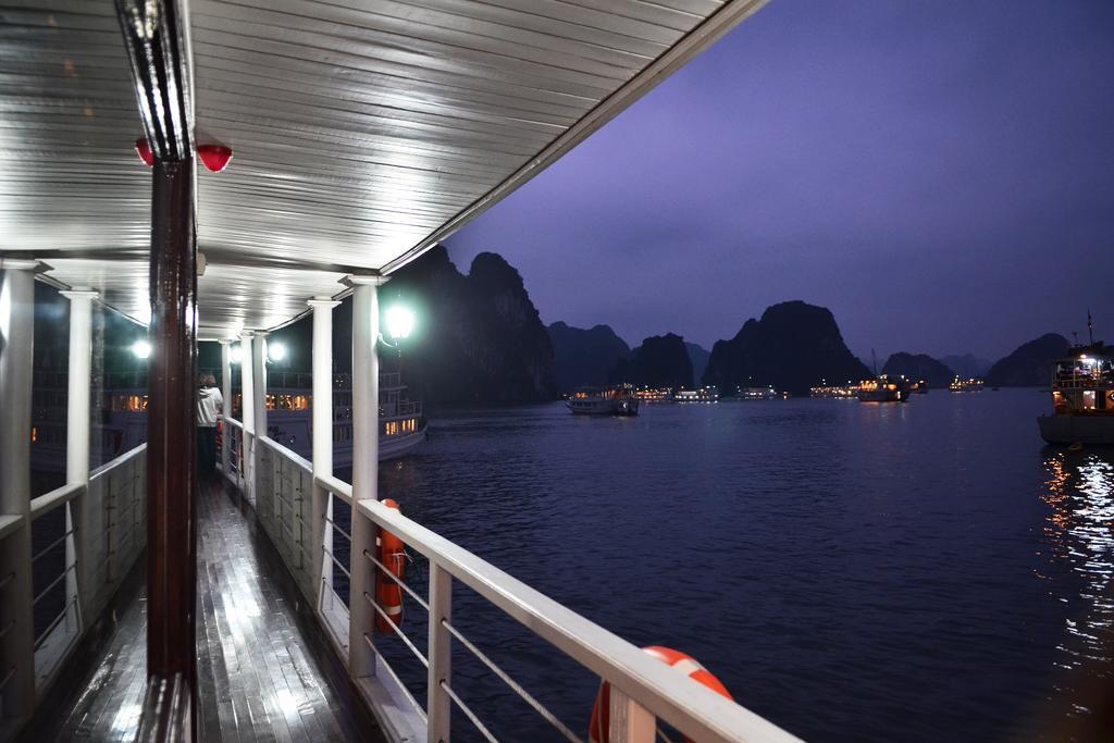  Garden Bay Premium Cruise