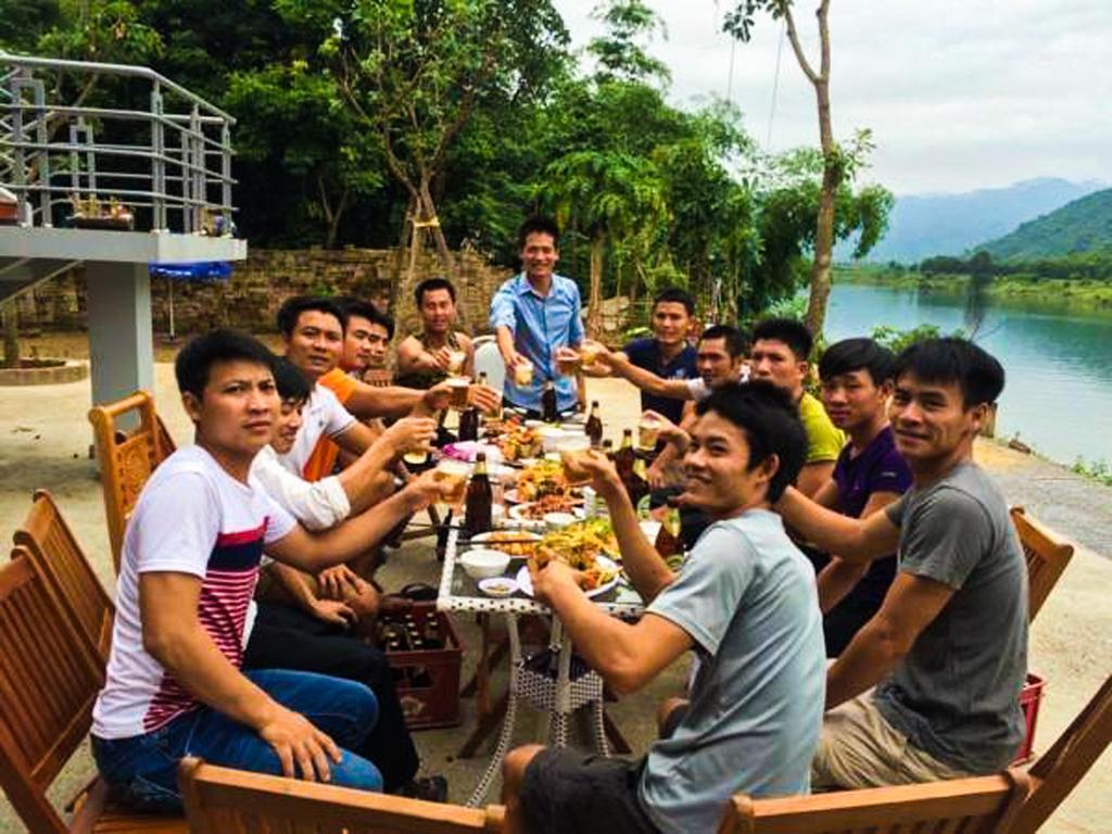 Homestay River House *