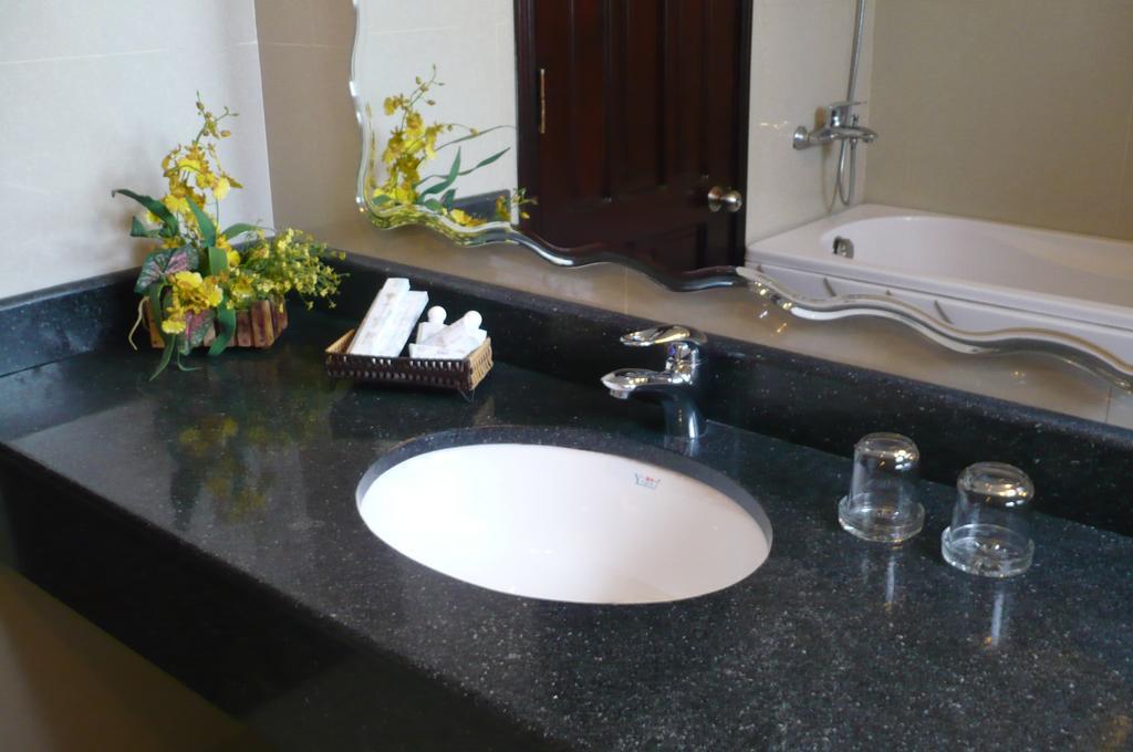Truong Giang Hotel