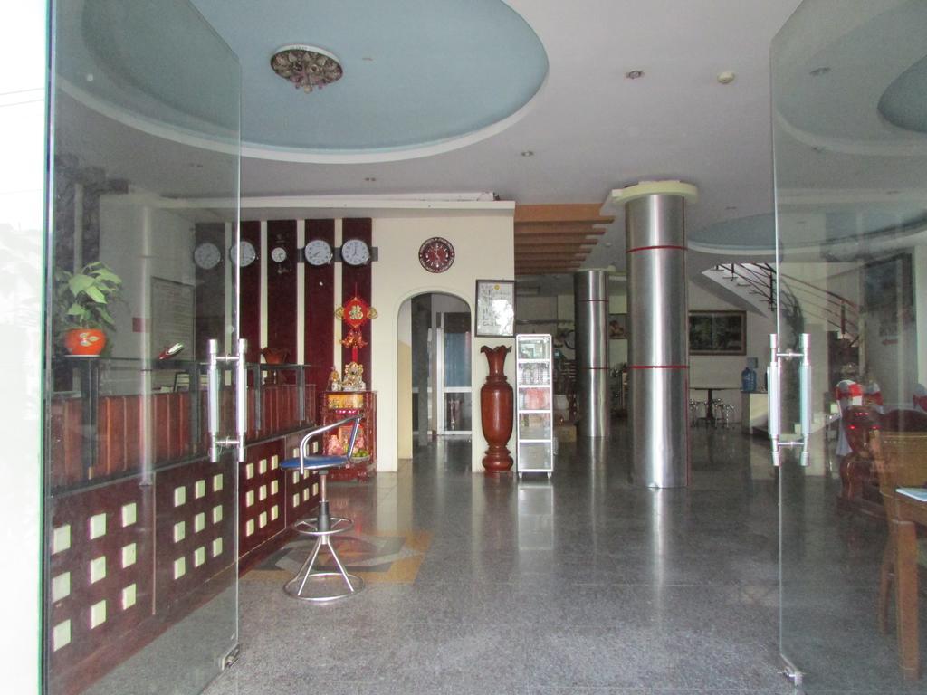 Hung Thinh Hotel 2*