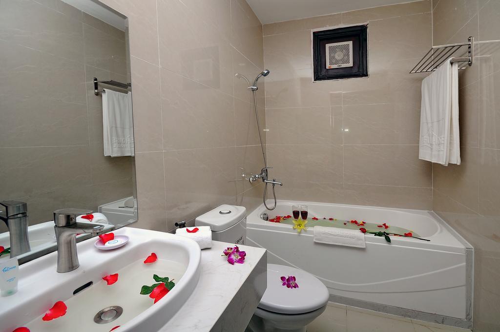 Hotel Full House Nha Trang