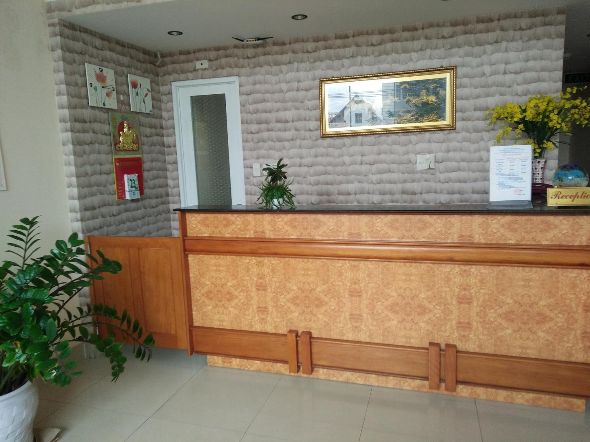 Huu Nguyen Hotel *