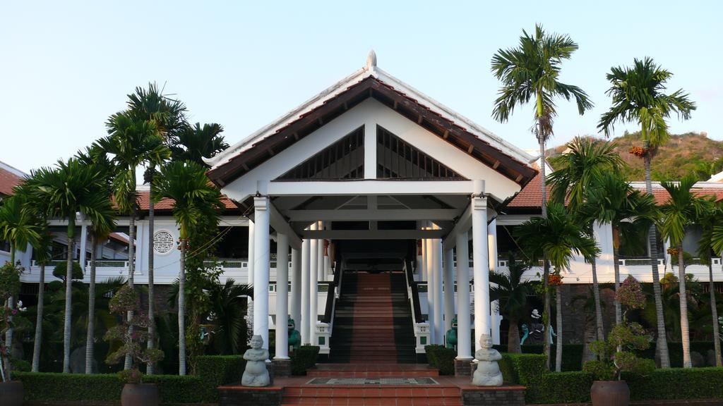 Long Hai Beach Resort 4*