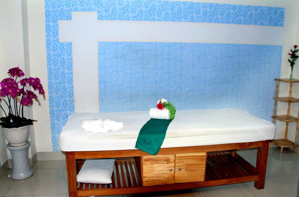 Khách sạn Blue