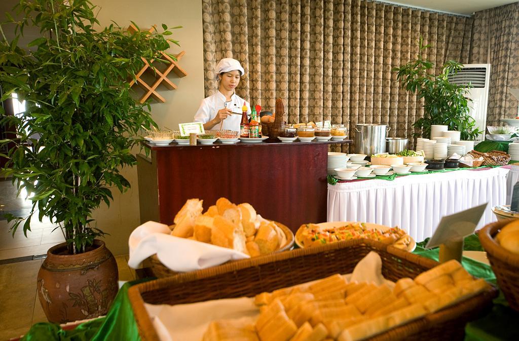 Mondial Hotel 4*