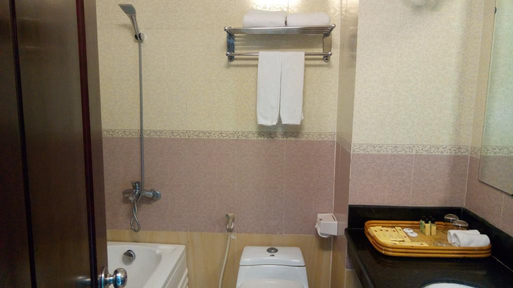 Hung Long Harbour Cat Ba Hotel 3*