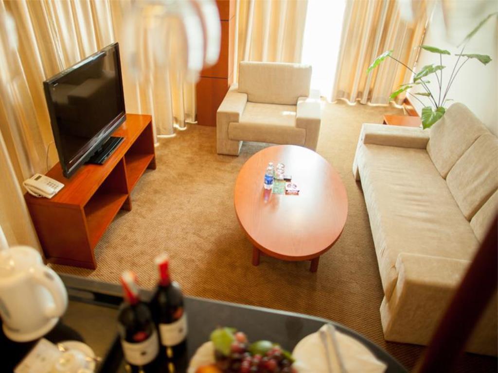 River Hotel