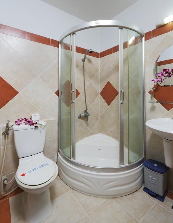 Nha Trang Beach Hotel 3*