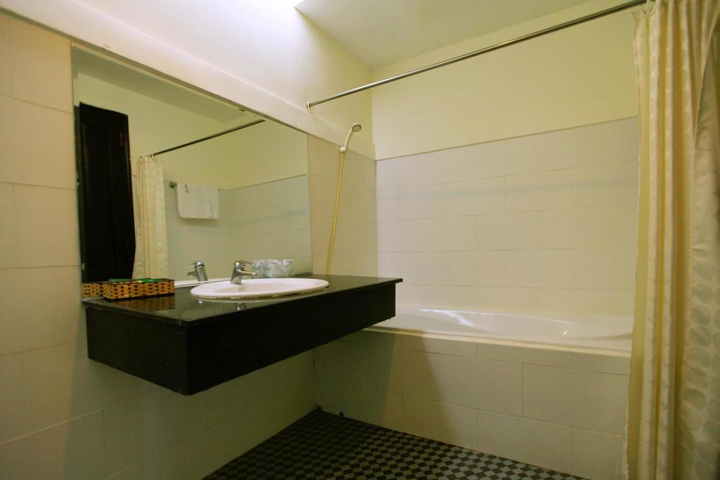 Hotel 7s Cuong Long 2*