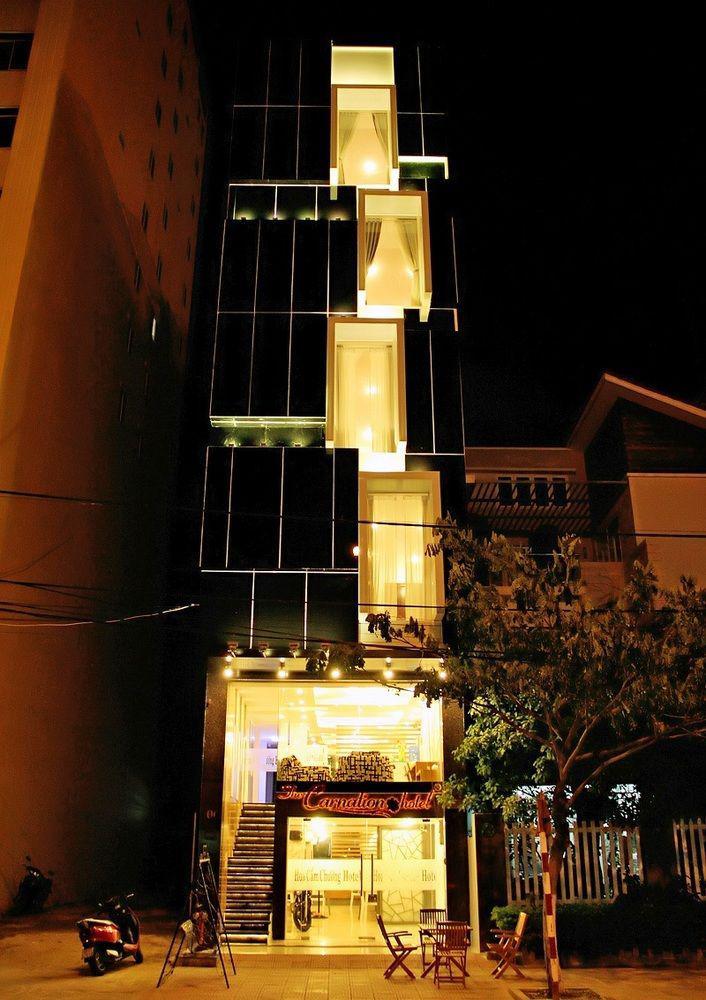 The Carnation Hotel 2*