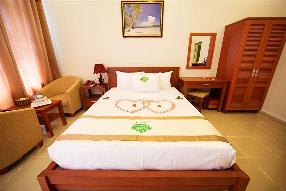 Saigon Emerald Resort
