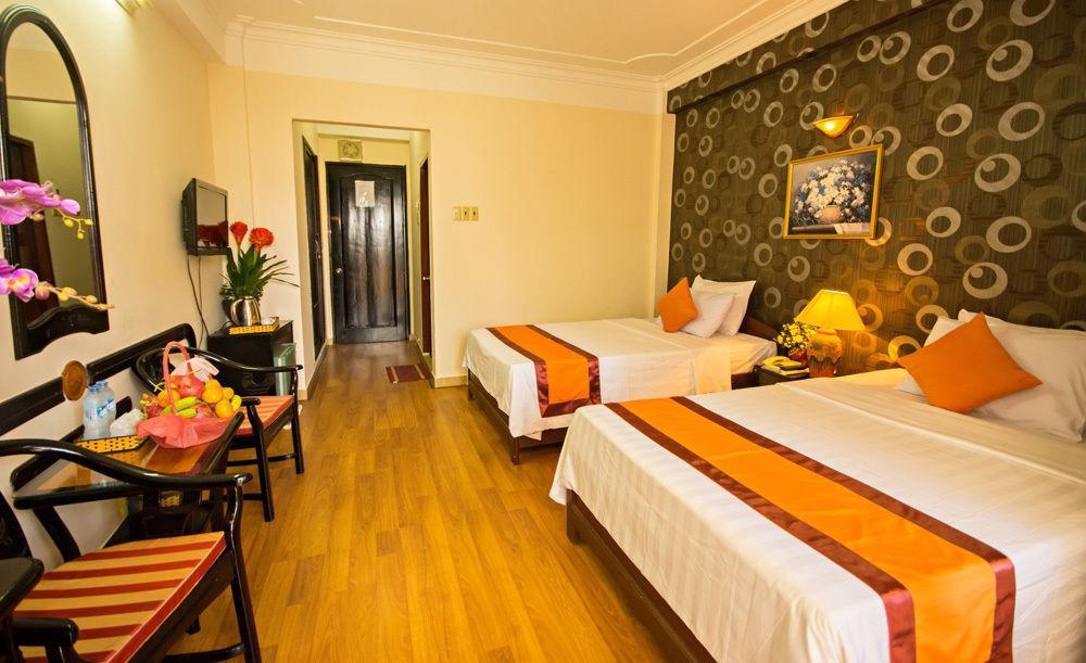 Palm Hotel