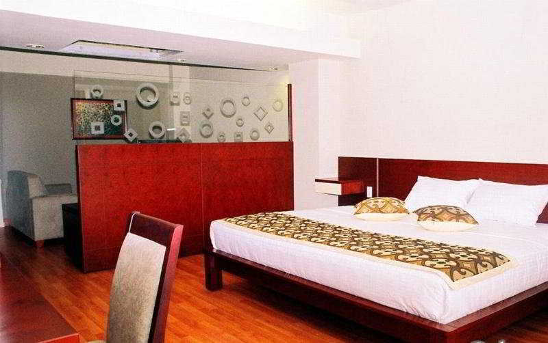 Paradise Hotel