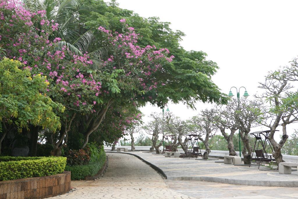 Long Hai Beach Resort 4*