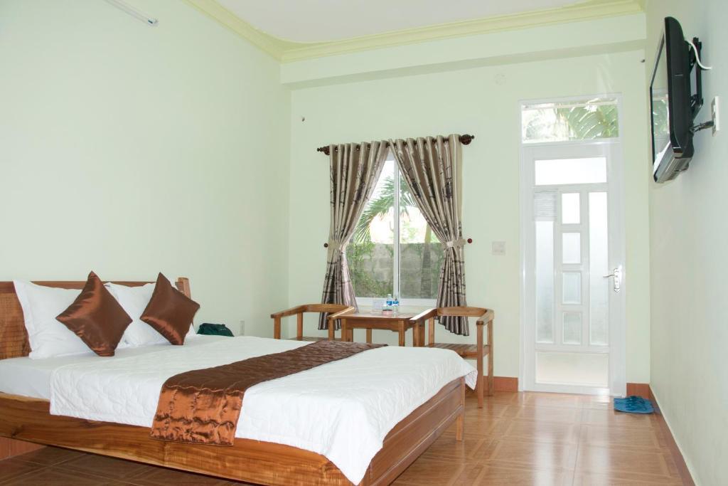 Sunrise Village Hotel 2*