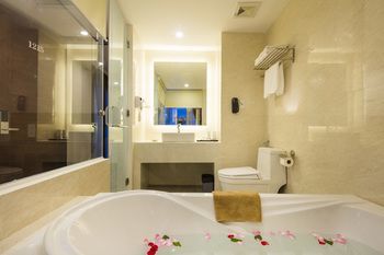 Hotel King Town Grand & Wedding Center 4*