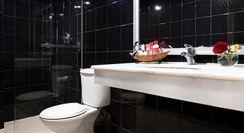 Khách sạn Saga 2*