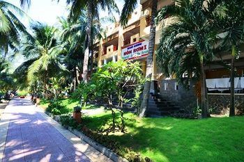 Hon Rom Central Beach Resort 3*
