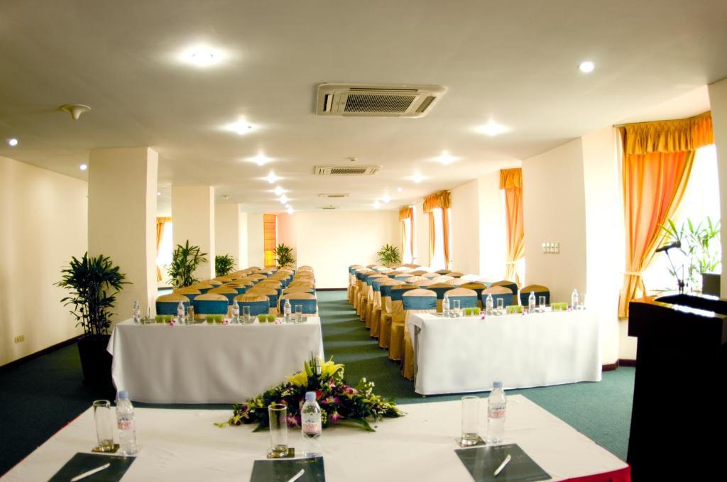 Hotel Aloha Halong