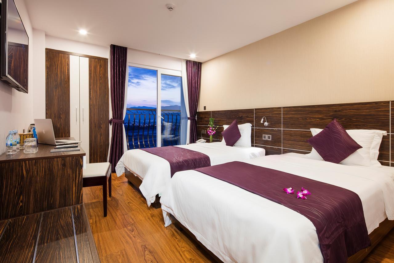 Balcony Hotel