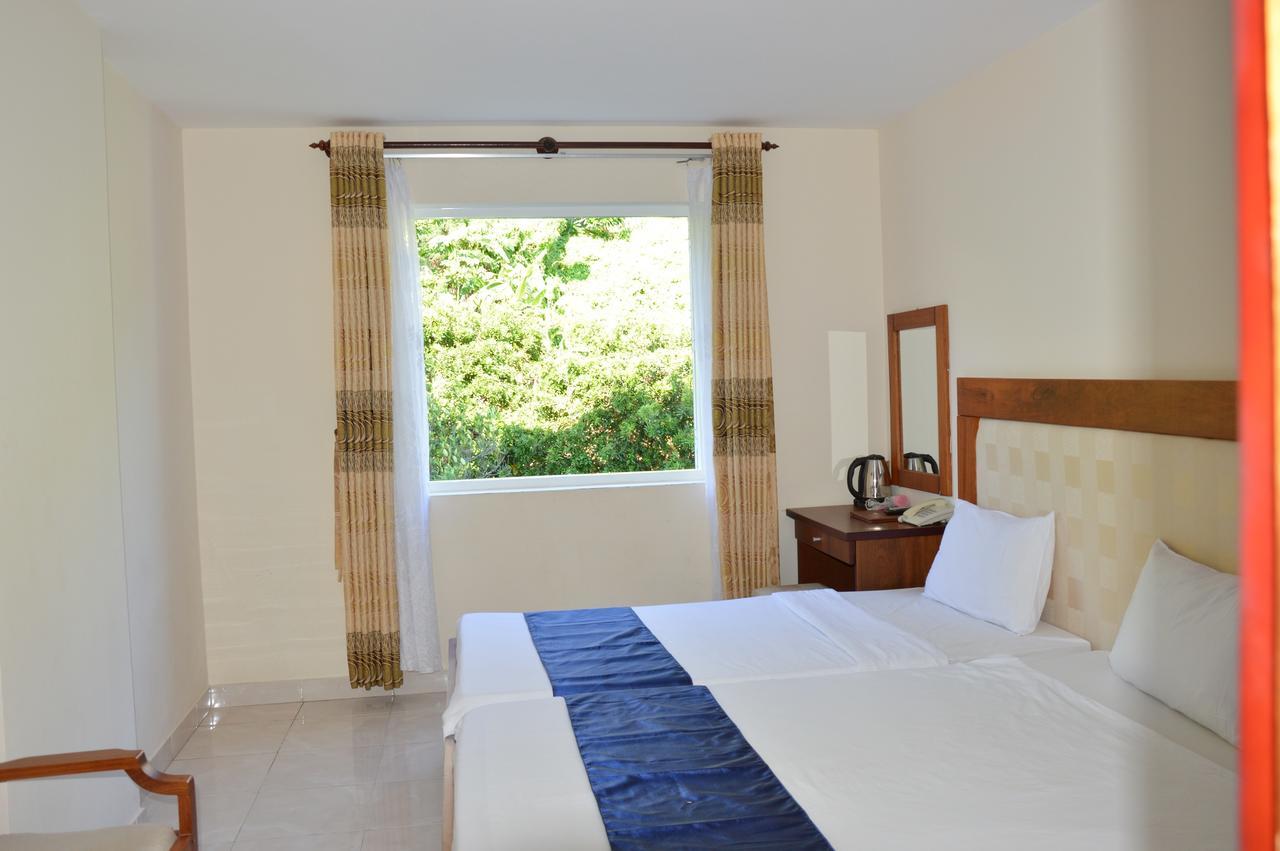Hotel Ha Long 2*