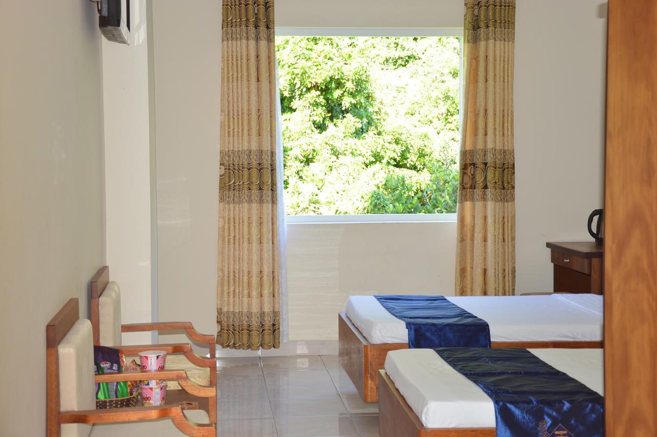 Ha Long Hotel