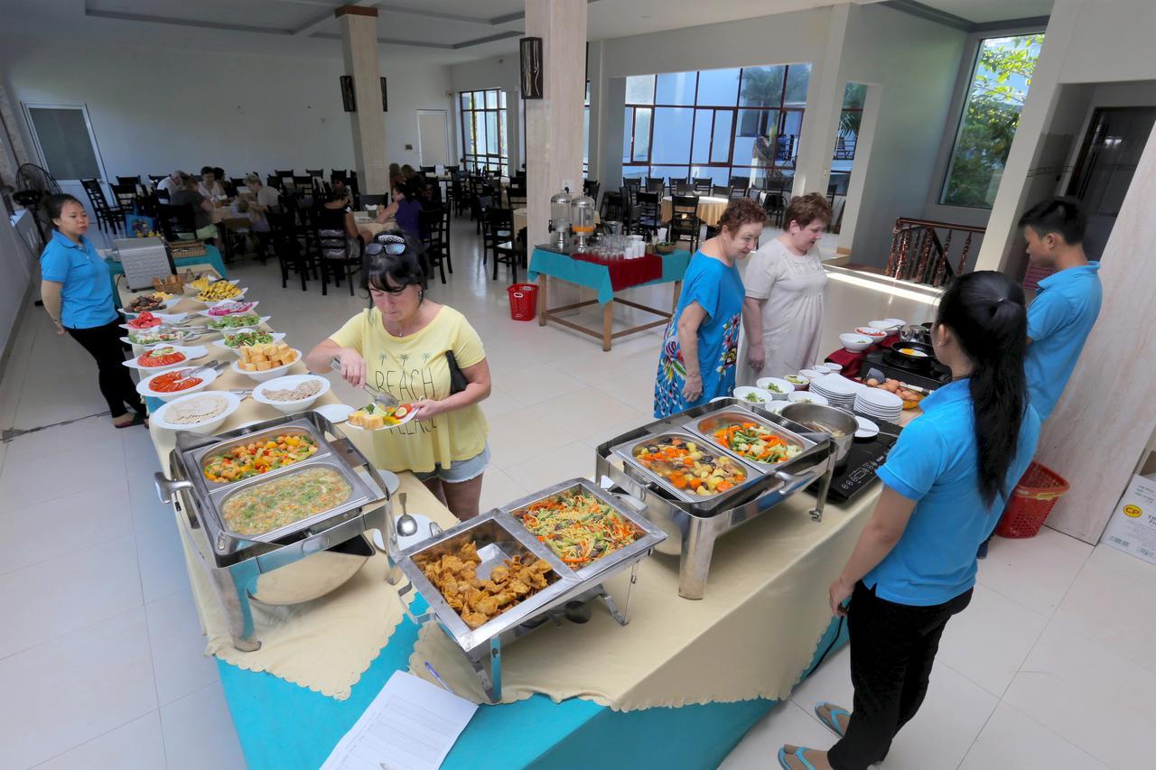 Coral Sea Hotel