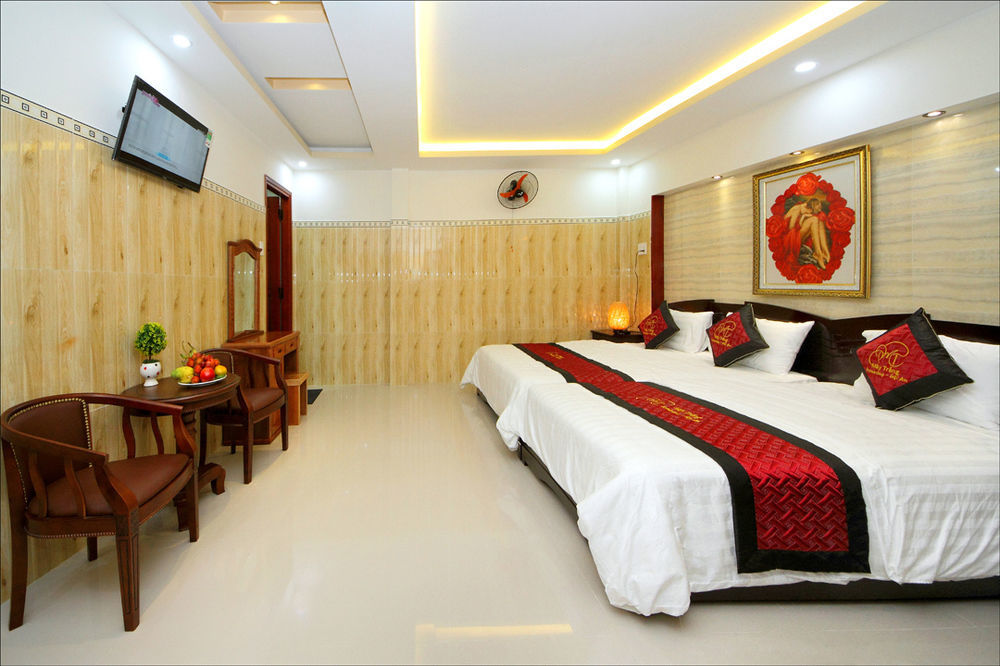 White Cloud Hotel 2*