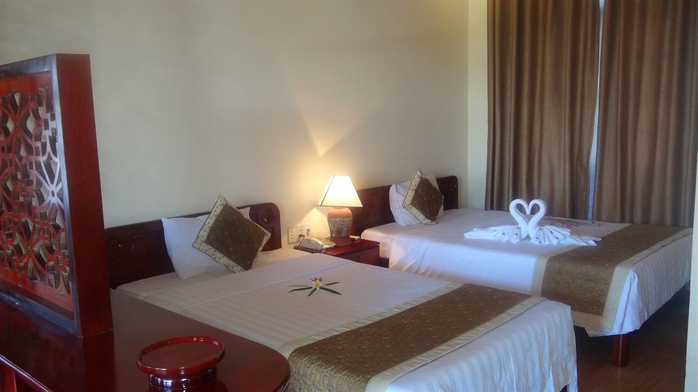 Pho Hoi Riverside Khu nghỉ mát 3*