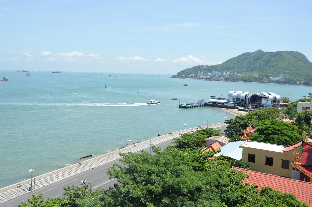 Hotel Ha Long 2*