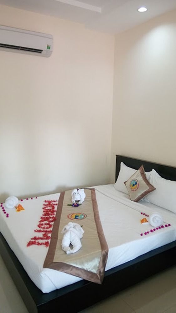 Hon Rom Central Beach Resort 3*
